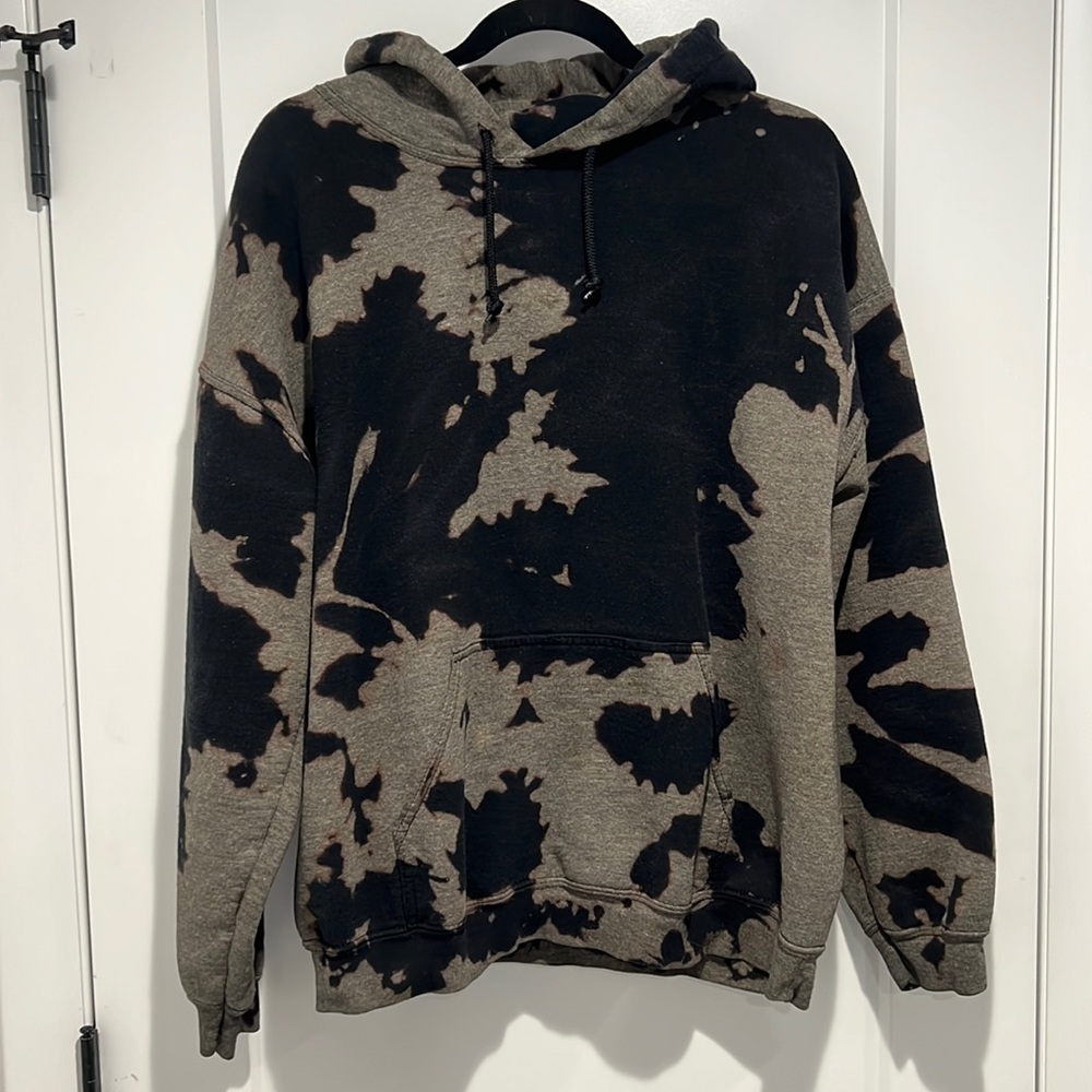 Tie-Dye Hoodie 🖤